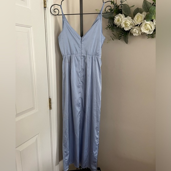 Twist Front Maxi Dress - Picture 3 of 5